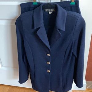 St John knit suit size 8